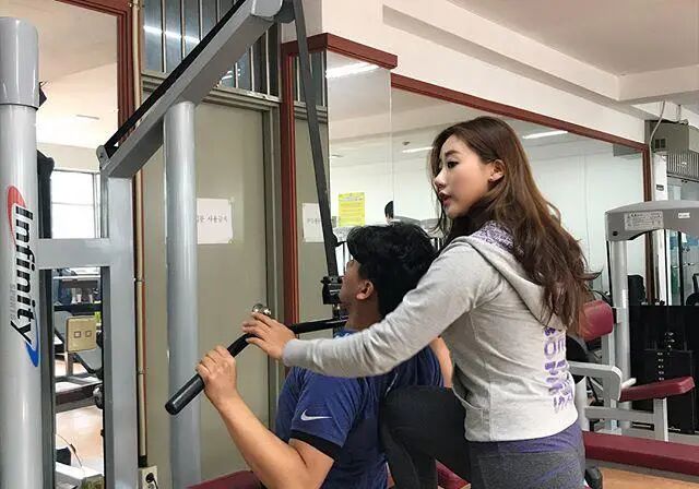 韩国(私人瑜伽教练)_韩国健身行业发展_杰米健身教练故事