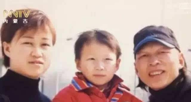 美女野兽组合 娱乐圈丑男美女恋爱故事 娱乐圈颜值与才华反差情侣_娱乐圈最丑男