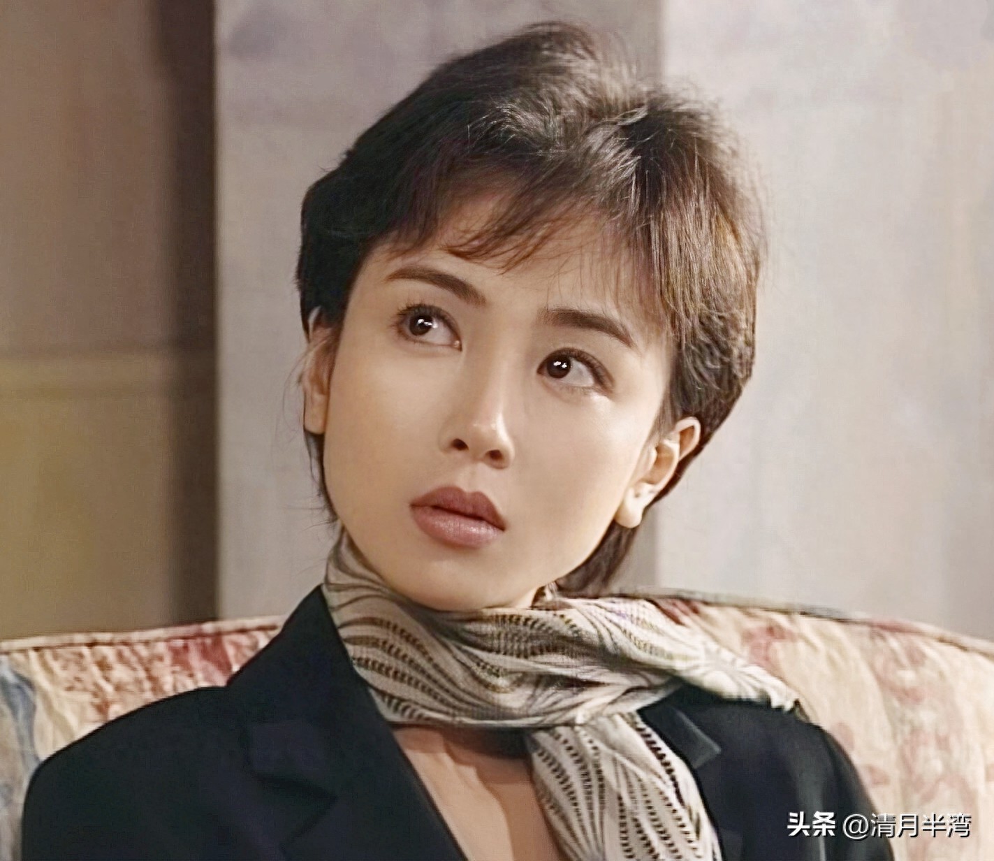 短发 女明星 生_港风女星短发代表_港圈女星短发造型