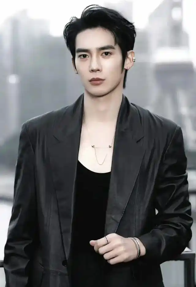小鲜肉影视扑街资本支持_女明星 小鲜肉_娱乐圈八卦内幕