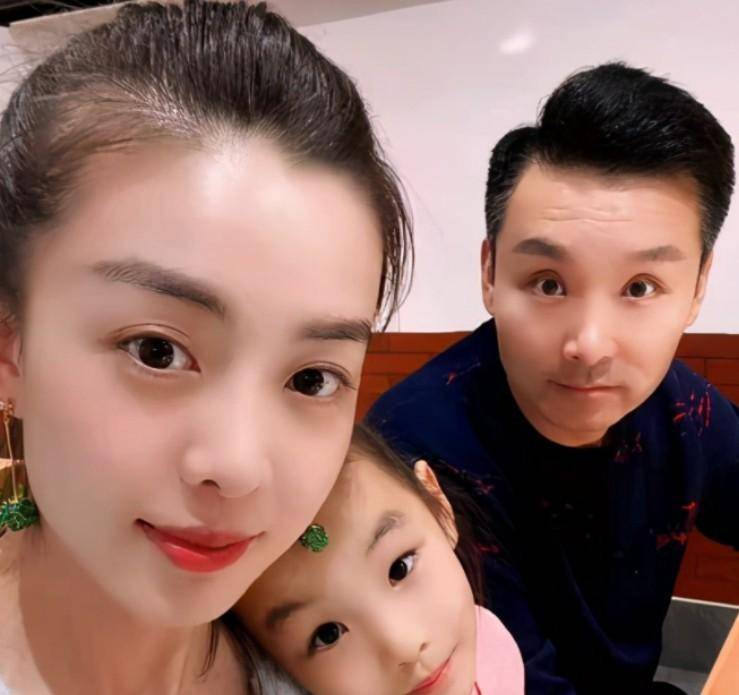 明星夫妻恩爱长久_娱乐圈幸福婚姻案例_娱乐圈零绯闻明星